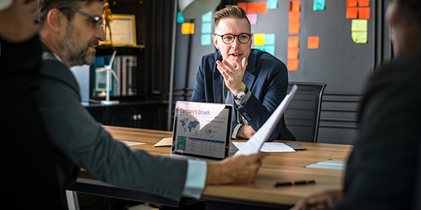 Custom vs Off-the-Shelf Software - How to Decide for Your Business in 2025